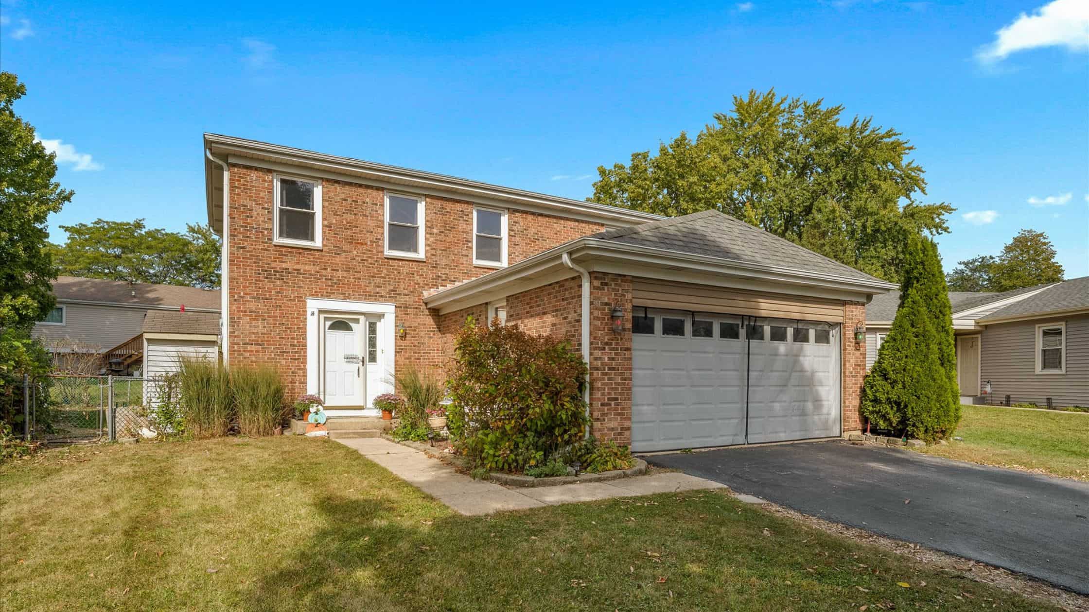 515 Dover Ct, Roselle, IL 60172